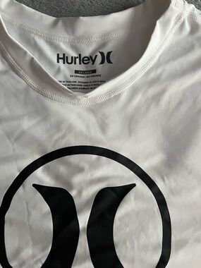 Hurley Men’s White Logo SPF 50 Short-Sleeve Sun Guard Shirt